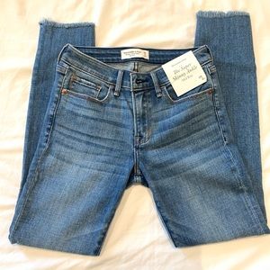 Abercrombie Super Skinny Ankle Mid Rise Jeans 26